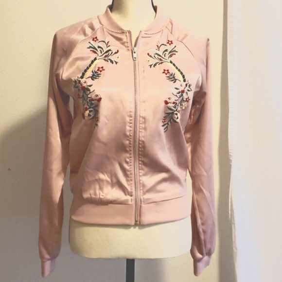 PInk satin jacket - Picture 2 of 5